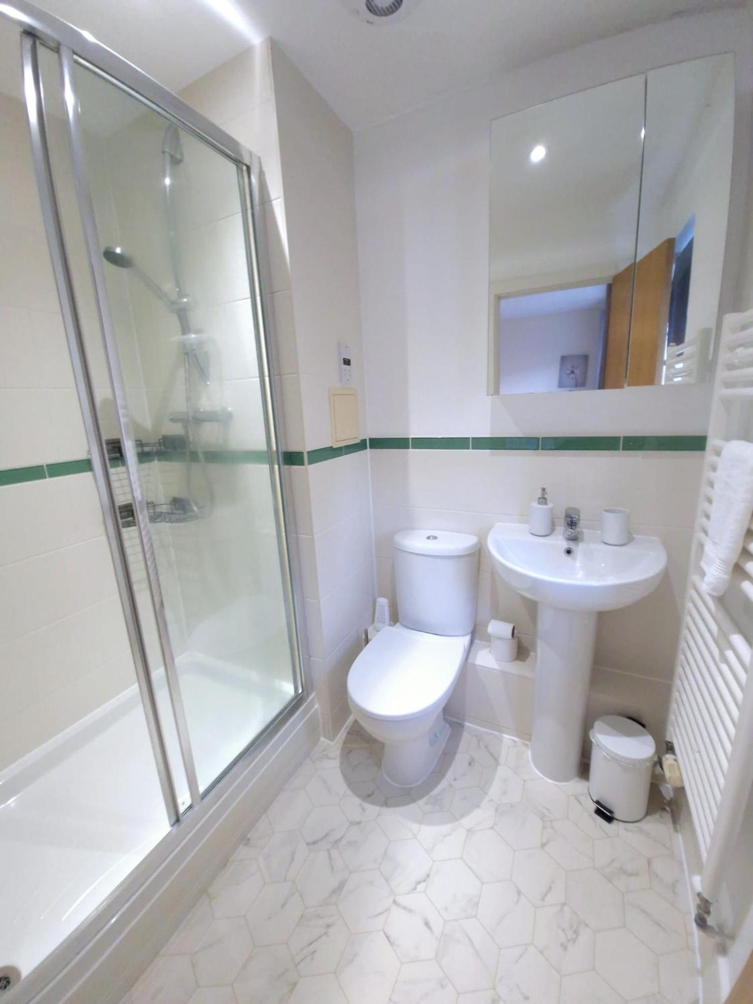 Sleeps9 Parking&Garage 17 Mins To Gatwick, 30 To London Villa Merstham Buitenkant foto